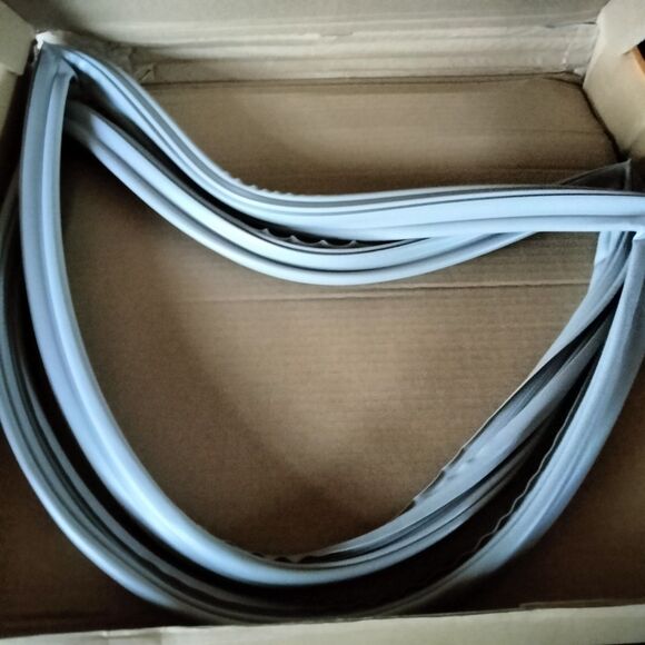 Whirlpool WPW10714545 Refrigerator Bottom Freezer Door Gasket, Gray - Picture 9 of 10